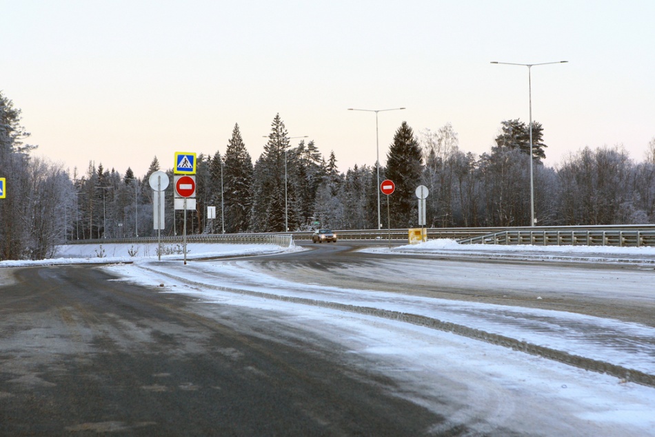 Движение на трассе Р-242 в сторону Екатеринбурга остановлено из-за аварии